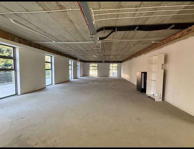 825M² OFFICE TO LET IN MELROSE ESTATE